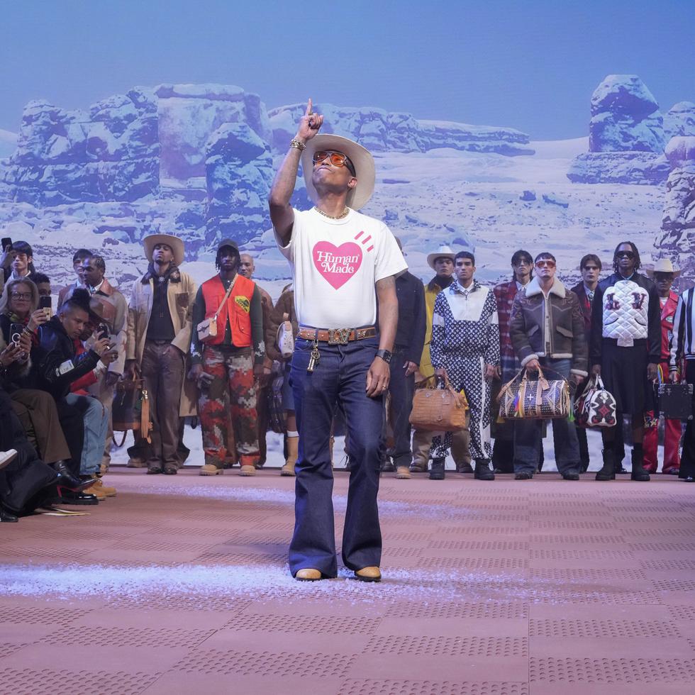 Esta es la segunda colección que el cantante Pharrell Williams presenta como director creativo de moda masculina de Louis Vuitton.