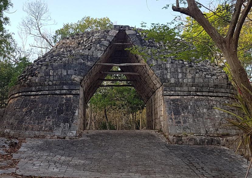 Fotografía cedida por el Instituto Nacional de Antropología e Historia (INAH), donde se observa la zona arqueológica de Chichén Viejo.