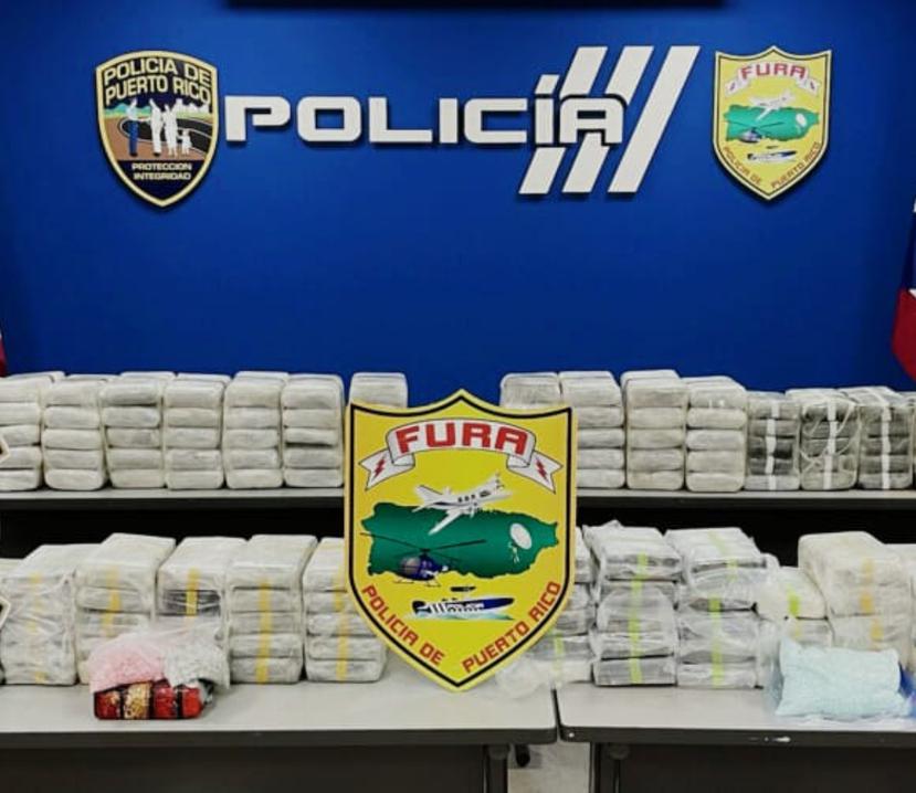 En total, agentes de FURA incautaron 172 bloques de cocaína en la playa Las Palmas en Manatí.
