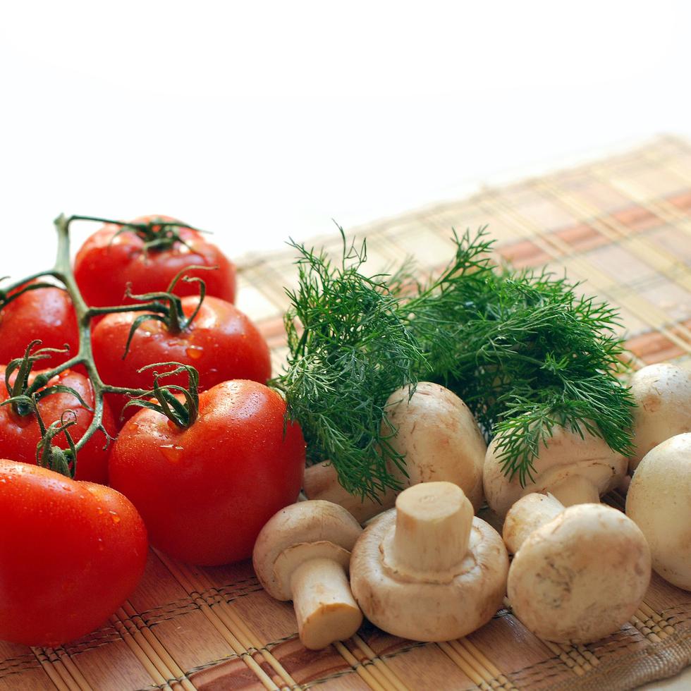 Los tomates y las setas contienen antioxidantes que ayudan a combatir la inflamación. (Pixabay)