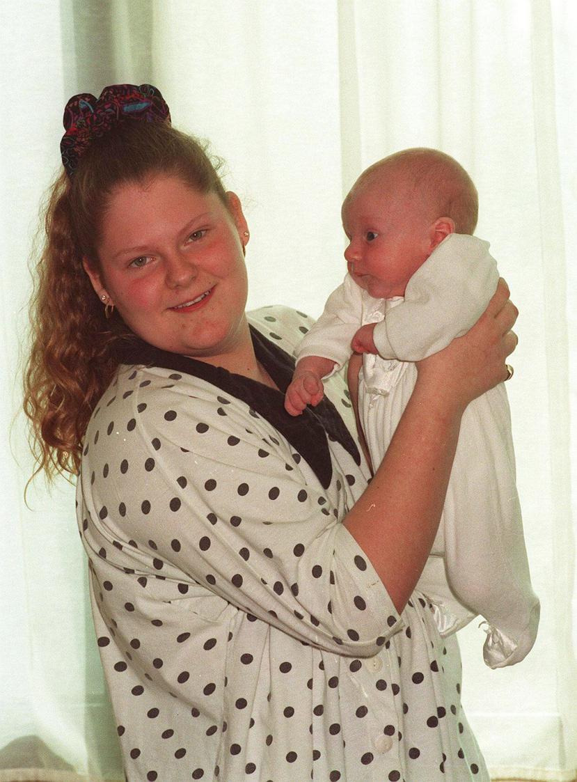 La británica Louise Brown con 15 años de edad cuando trabajaba de enfermera. (Archivo/ GFR Media)