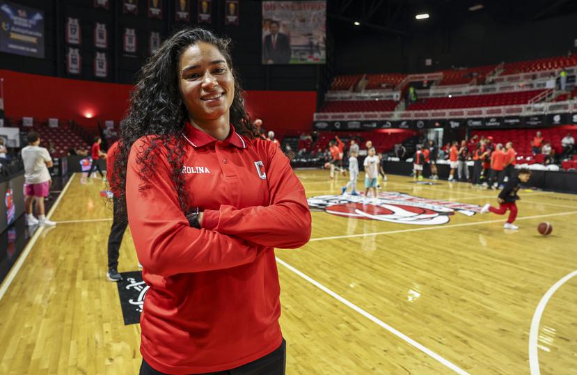 La jugadora Tayra Meléndez se destaca como asistente técnico de los Gigantes de Carolina en el BSN.