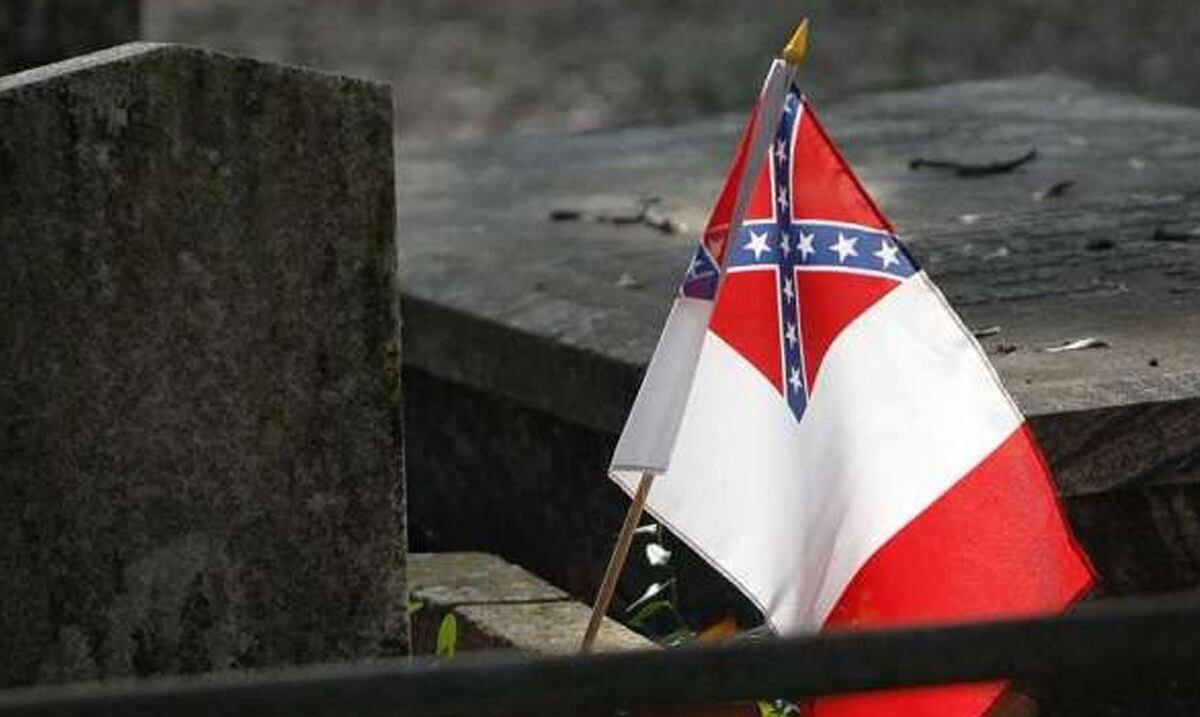 Roban 70 banderas confederadas de cementerio en Georgia - El Nuevo Día