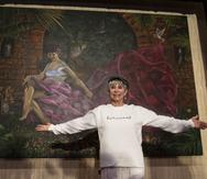 La artista bromeó con la idea de que dormiría en el vestíbulo de Bellas Artes en Santurce, para poder apreciar detenidamente la obra en su honor.