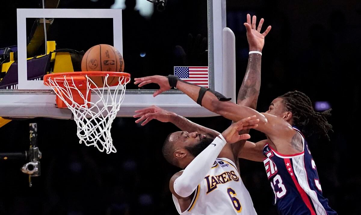 LeBron James made Christmas history but lost to the Lakers Nets
