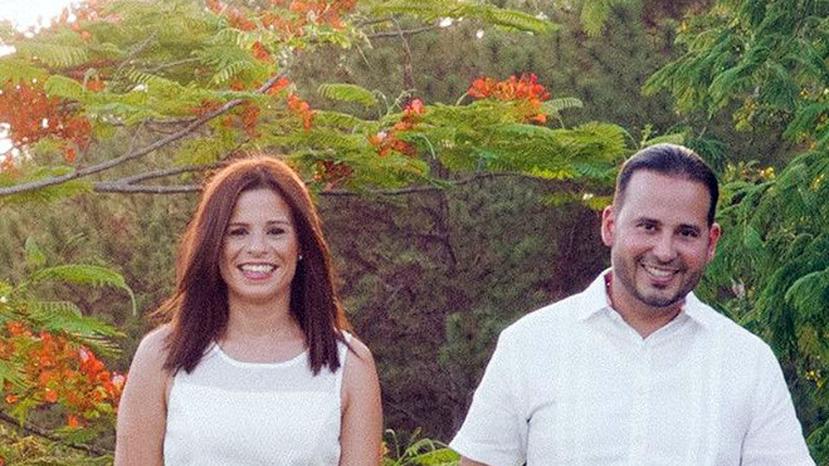 Glendaliz Soto Vega y el alcalde de Villalba, Luis Javier Hernández, tienen dos hijas. (Captura / Facebook)