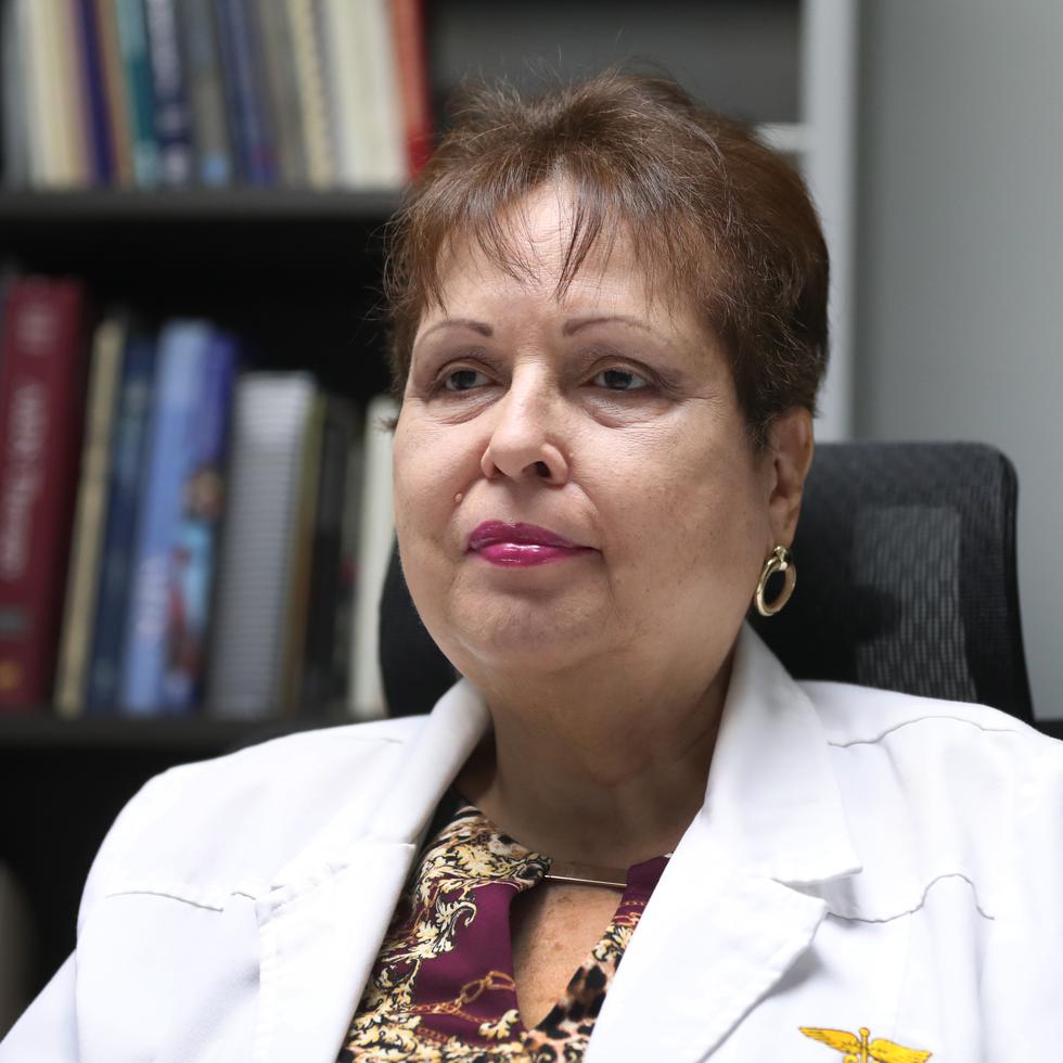 Ángeles Rodríguez Rosario fue epidemióloga del Estado de 2001 a 2003.