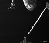 La foto distribuida por la Agencia Espacial Europea y la Agencia de Exploración Aeroespacial Japonesa muestra la Tierra vista desde la sonda espacial BepiColombo que vuela hacia Mercurio. (AP)