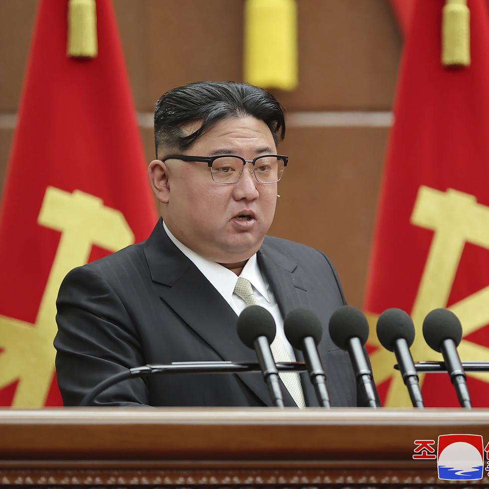 Al finalizar la reunión plenaria anual de cinco días de su partido, el líder norcoreano también destacó la importancia de fortalecer las capacidades militares del país.