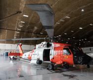 Los tripulantes fueron rescatados por el equipo a bordo de un MH-60T Jayhawk.