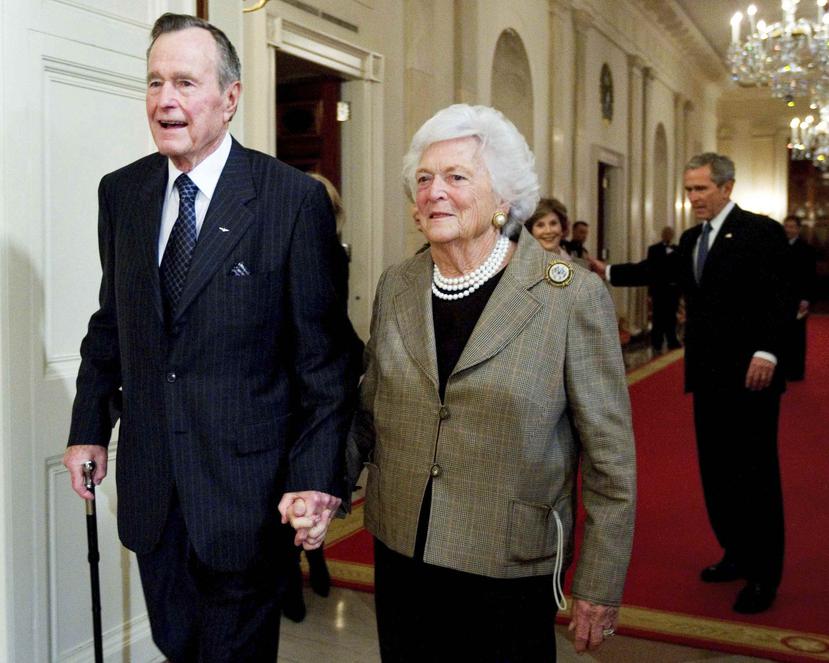 Bush murió ocho meses después de que lo hiciera su esposa y ex primera dama, Bárbara, con la que estuvo casado 73 años. (AP/Manuel Balce Ceneta)