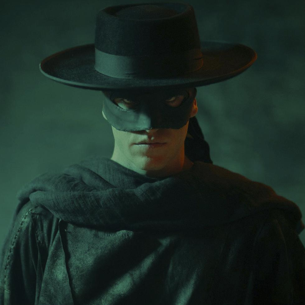 En esta imagen proporcionada por Prime Video, Miguel Bernardeau en una escena de la serie "Zorro". (Prime Video vía AP)