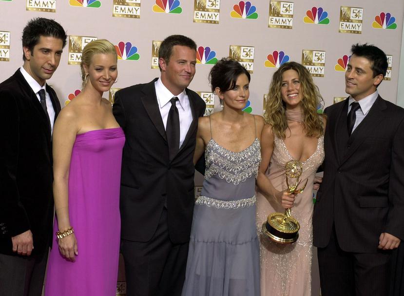En esta foto del 22 de septiembre de 2002, los protagonistas de "Friends" David Schwimmer, Lisa Kudrow, Matthew Perry, Courteney Cox Arquette, Jennifer Aniston y Matt LeBlanc. (AP)