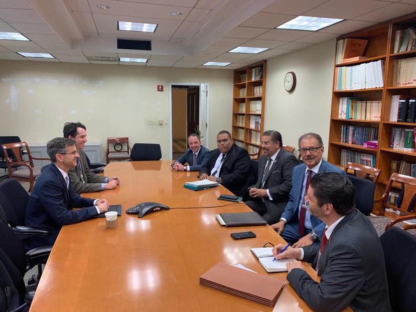 El presidente de la Cámara, Rafael “Tatito” Hernández, encabezó una reunión de legisladores y el sector privado con el Tesoro federal.