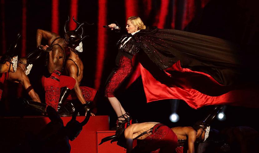La caída de Madonna se convirtió en 'trending topic' a nivel mundial en Twitter y el vídeo se convirtió en viral en internet, con cientos de miles de visionados en Youtube.(The Associated Press)