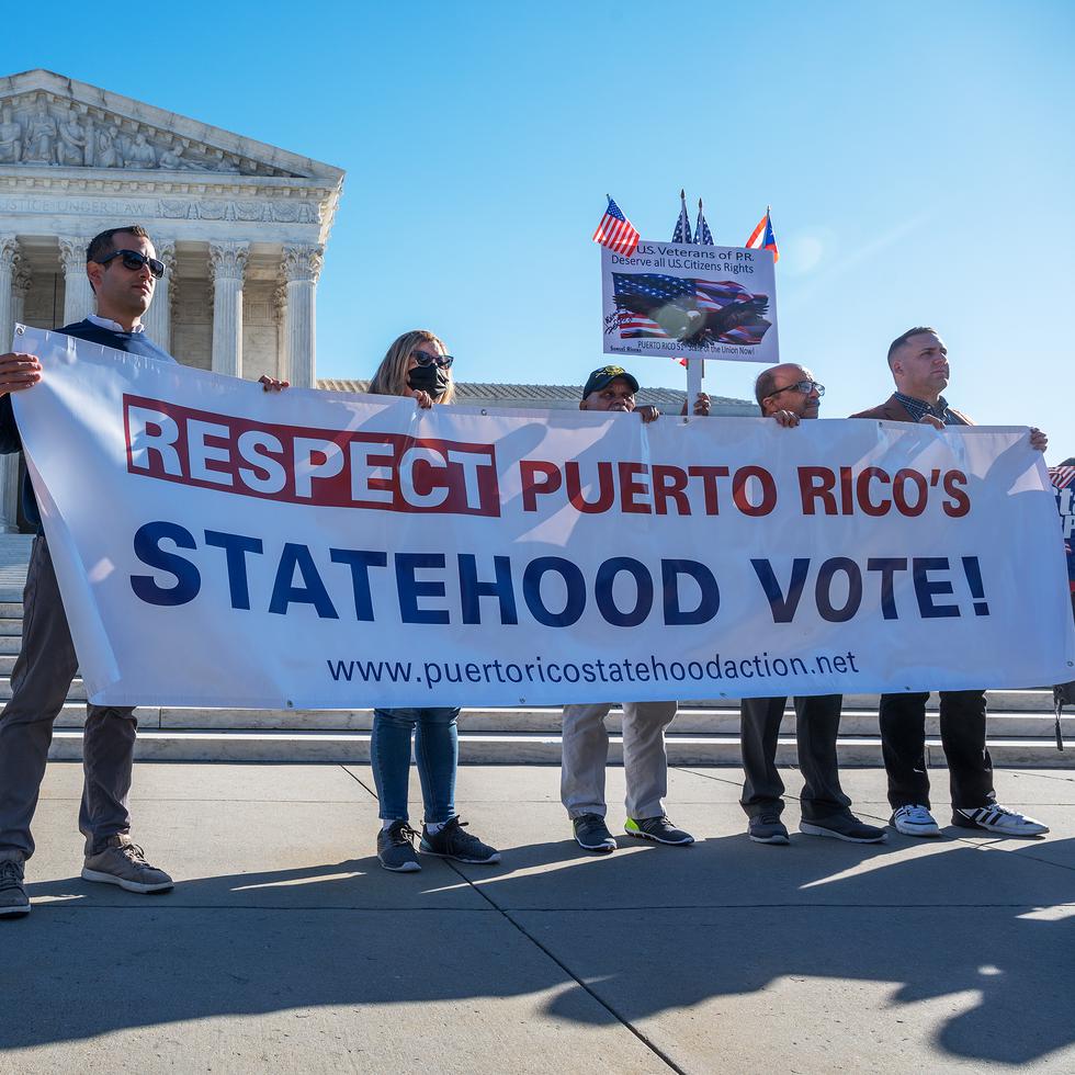 Supporters of Puerto Rican statehood demonstrate as the Supreme Court hears the case United States v. Vaello-Madero regarding a federal law that denies disability benefits to U.S. citizens living in Puerto Rico in Washington, DC on November 09, 2021. (Photo by Craig Hudson for El Nuevo Dia)