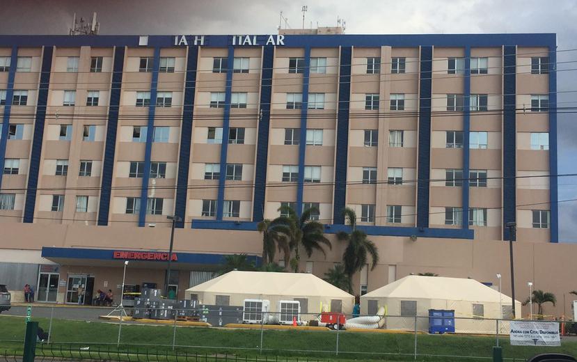 Personal militar estableció un centro de emergencia en el Hospital Metropolitano Dr. Cayetano Coll y Toste en Arecibo.