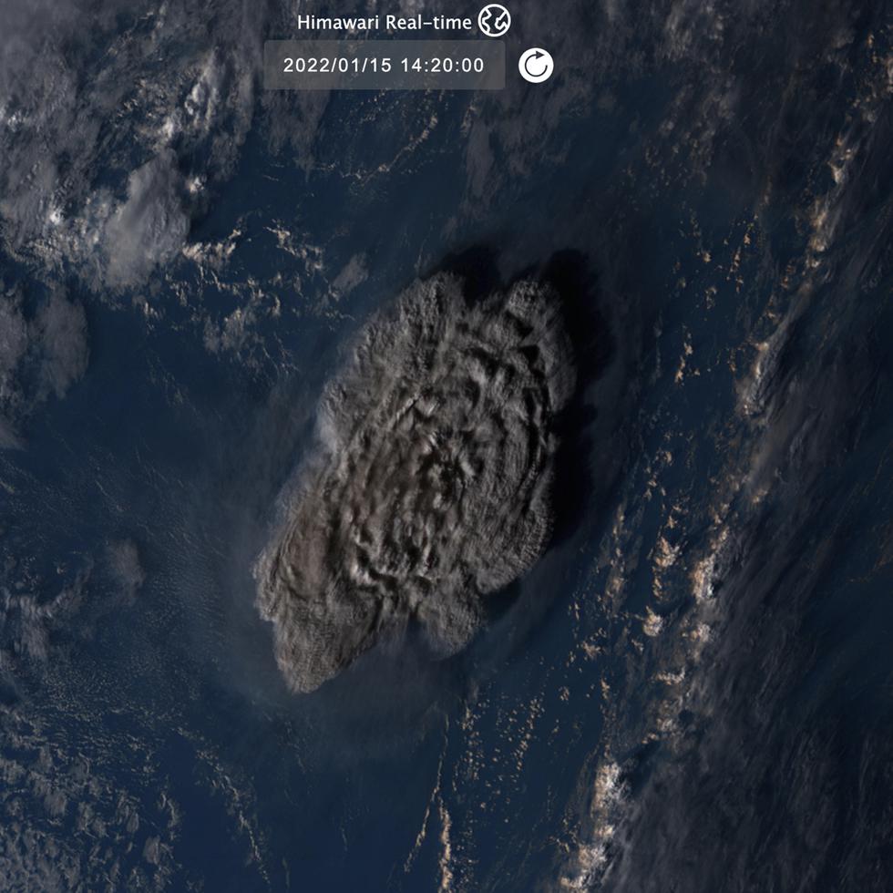 Imágenes por satélite mostraban la espectacular erupción del sábado por la noche.