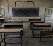 Un salón en una escuela hazara chií se ve vacía en Kabul, Afganistán.