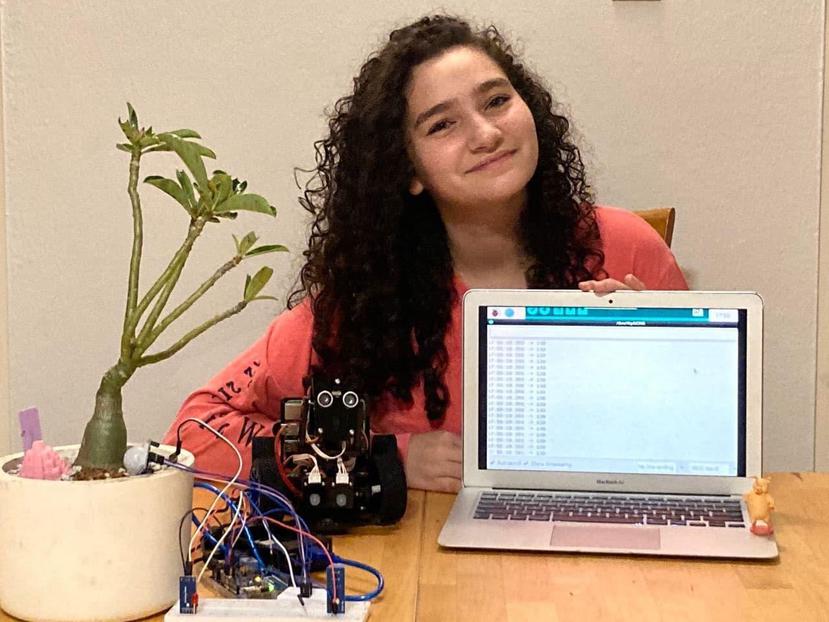 Gabriela Sofía Díaz Malavé se alzó como ganadora del hackathon de la segunda edición del IoTeen Boot Camp.