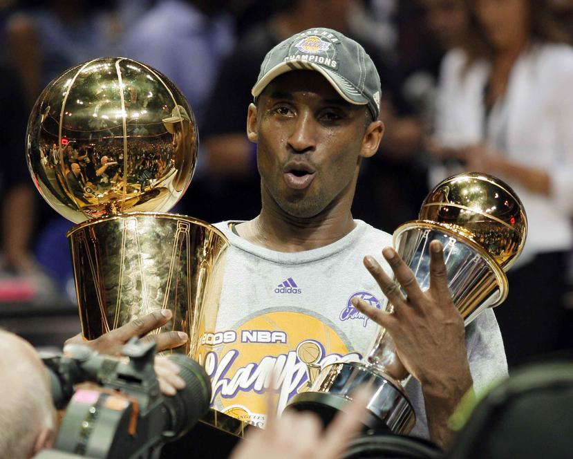 Kobe Bryant ganó cinco campeonatos en la NBA. (AP)