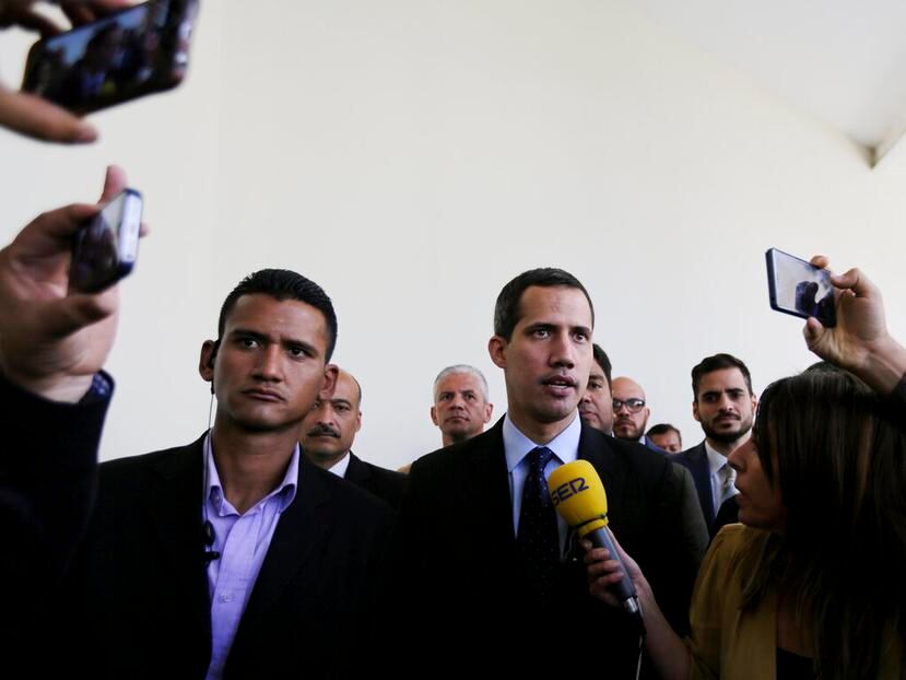 El Tribunal Supremo de Justicia prohibió el martes que Guaidó abandone el país. (AP)