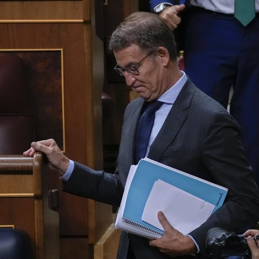 El dirigente del Partido Popular español, Alberto Núñez Feijóo, en sesión de investidura en el Congreso de los Diputados, 27 de setiembre de 2023.