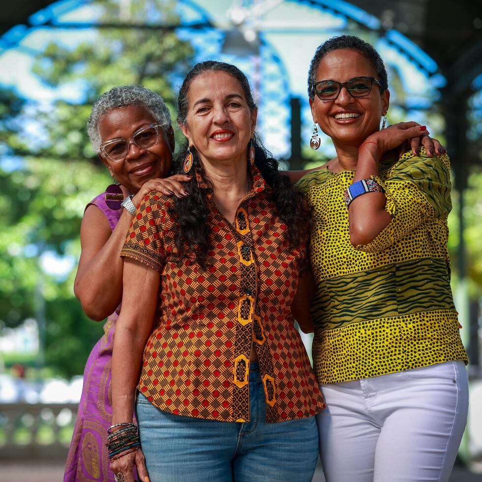 Afrika Clivillés, María Reinat Pumarejo y Mariluz Franco Ortiz han sido piezas clave en el desarrollo de la conciencia antirracista en Puerto Rico desde el Colectivo Ilé por las pasadas décadas.