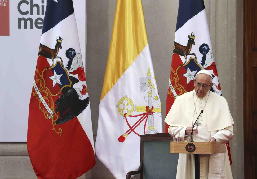 El papa Francisco pronuncia un discurso durante un encuentro con autoridades. (AP)