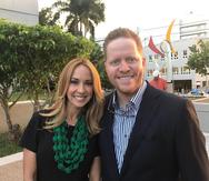 La presentadora Alexandra Fuentes y su esposo, David Bernier, asistieron a la función.