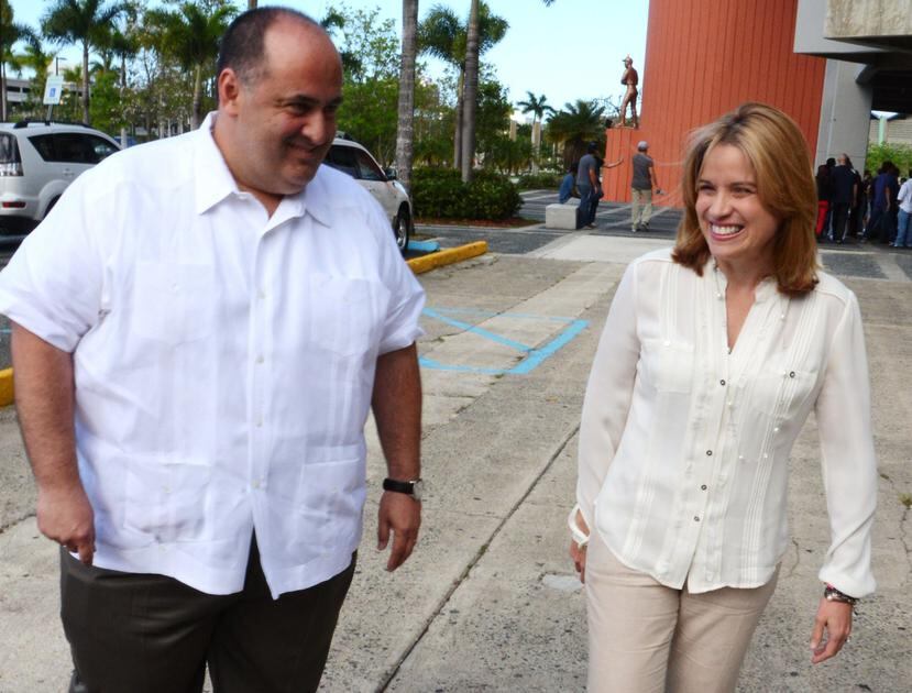 Alfredo Carrasquillo junto a Carmen Yulín Cruz. (GFR Media)