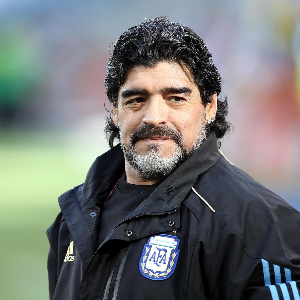 Imagen de archivo del exfutbolista Diego Armando Maradona, t�cnico de la selecci�n de argentina en el Mundial de f�tbol Sud�frica 2010. EFE/EPA/OLIVER WEIKEN/Archivo
