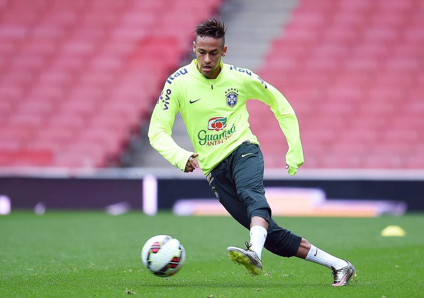 Neymar fue padre a los 19 años pero el pequeño Davi Luca no convive con él. (Agencia EFE)