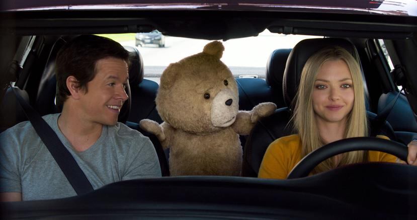 Mark Wahlberg encarna al mejor amigo  de “Ted” y  Amanda Seyfried, a su abogada.