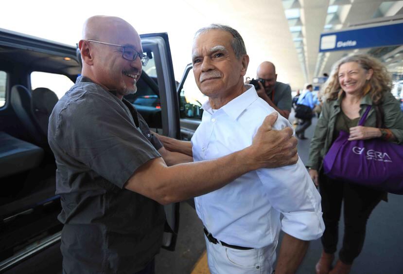 Oscar López Rivera (der.) participará en Bolivia en el seminario “América en disputa”. (GFR Media)