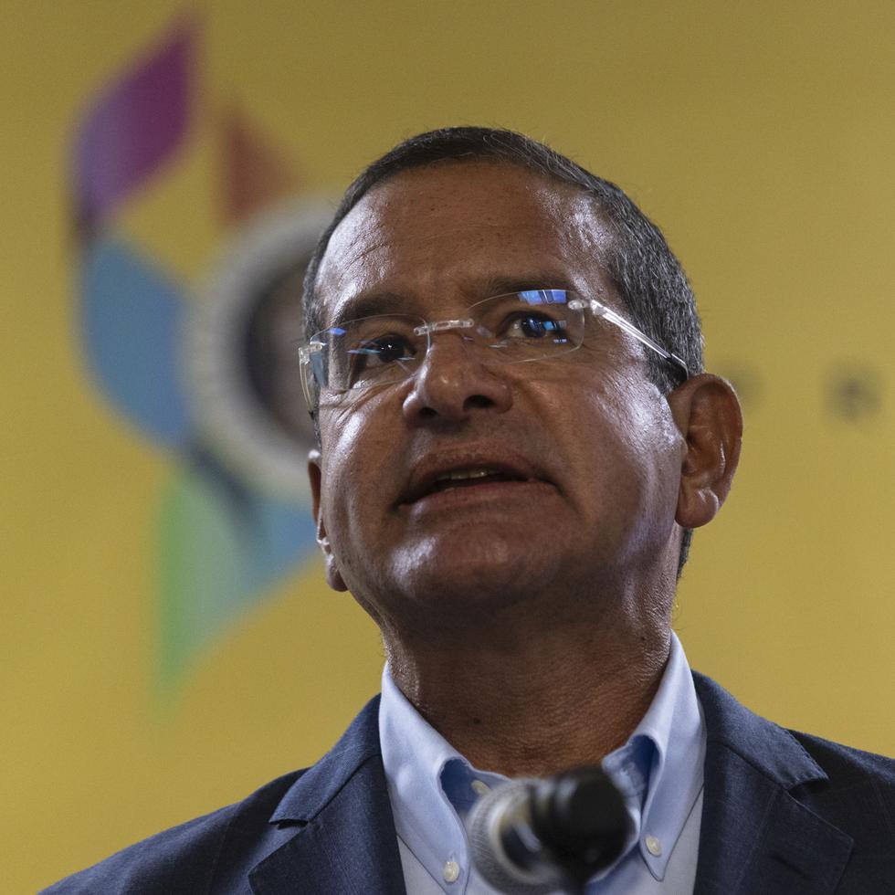 El gobernador Pedro Pierluisi (foto) respaldó la gestión de la secretaria del Departamento de Educación, Yanira Raíces Vega.