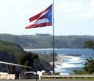 Bandera de Puerto Rico localizada en el Mirador de Guajataca, en la carretera # 2. (Archivo GFR Media)