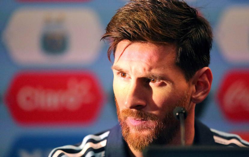 El jugador de la selección Argentina, Lionel Messi, habla durante una rueda de prensa. (EFE)