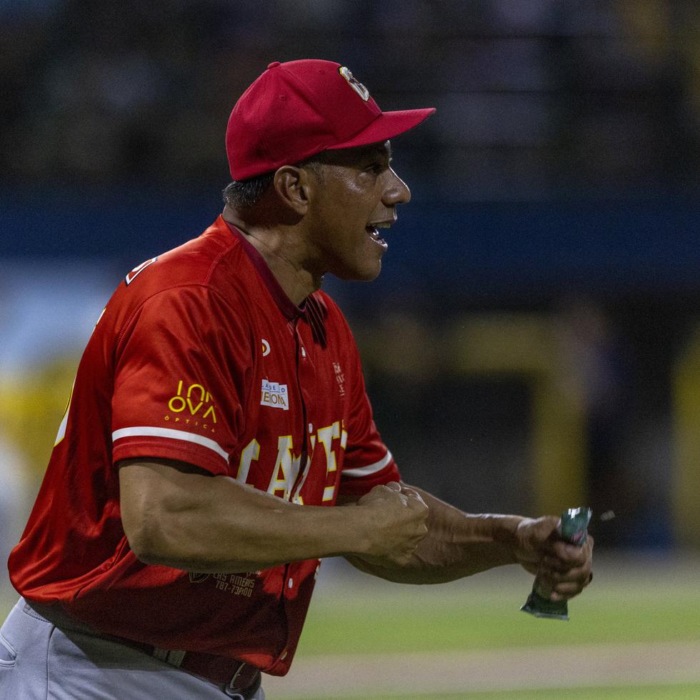 Béisbol Doble A: la Federación de Béisbol suspende por dos juegos a Juan “Igor” González por los altercados en Camuy 