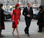 La duquesa de Cambridge, Kate Middleton, junto al príncipe William.
