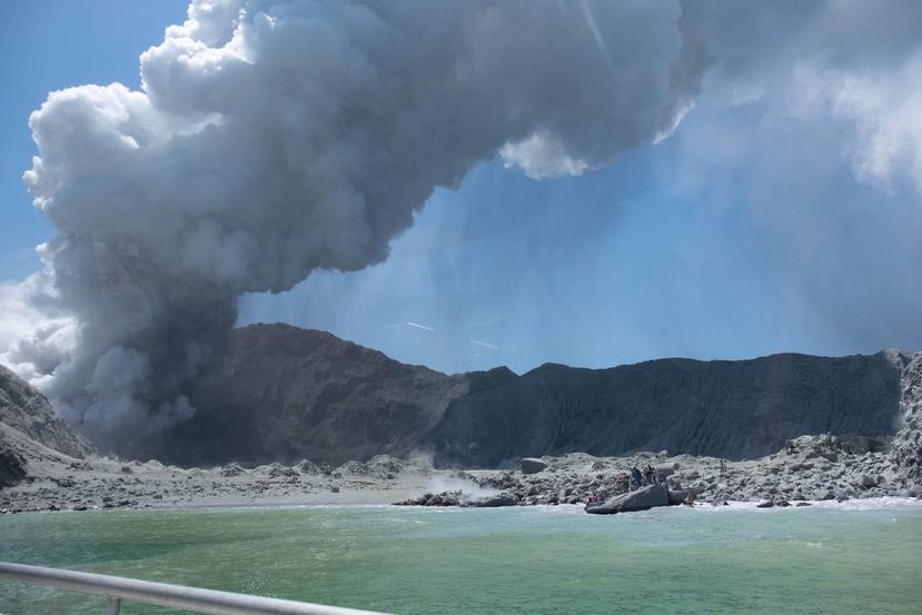 La erupción del Whakaari tomó por sorpresa a 47 excursionistas. (Agencia EFE)