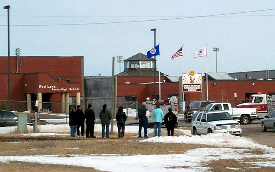 El 21 de marzo de 2005, un adolescente de 17 años mató a nueve personas, hirió a 12 y luego se suicidó. En la foto, el instituto de enseñanza secundaria de la reserva india de Red Lake, en Minnesota.