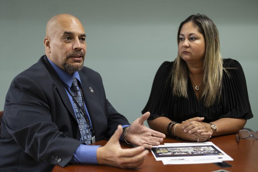 Raúl Crespo y Rebecca González Ramos, agente especial a cargo y directora interina de HSI en Puerto Rico, respectivamente, relataron que son muchos más los casos que han identificado en la isla, pero la agencia solo procesa los que representen cantidades por encima de medio millón de dólares.