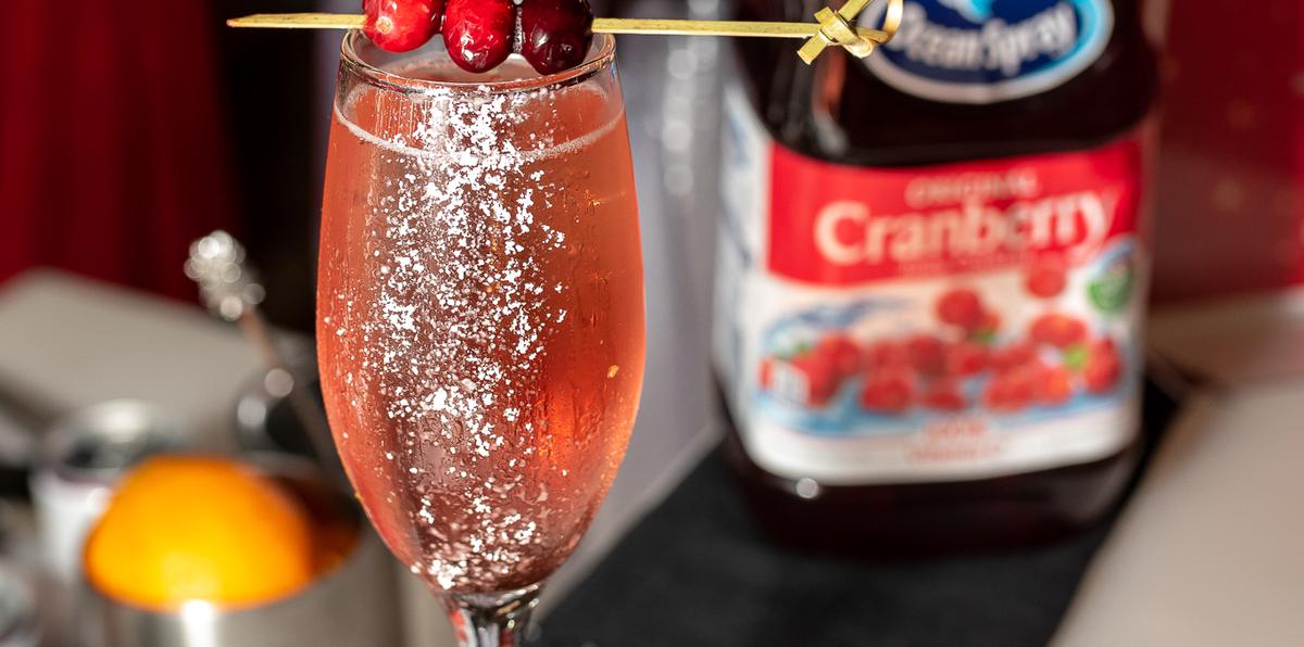 “Cranberry Ginger Mimosa” con Ocean Spray, “ginger beer” y Freixenet Prosecco.