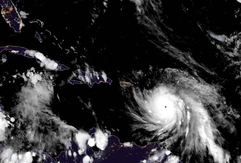 En agosto de 2015 en Dominica, la tormenta tropical Erika provocó a su paso inundaciones y deslaves que mataron a 31 personas y destruyeron más de 370 casas en la pequeña y montañosa isla. (NASA)