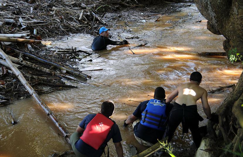 La quebrada que arrastró ayer a una mujer es tributaria de otro río que se desemboca en el balneario Pico de Piedra de Aguada. (Archivo / GFR Media)