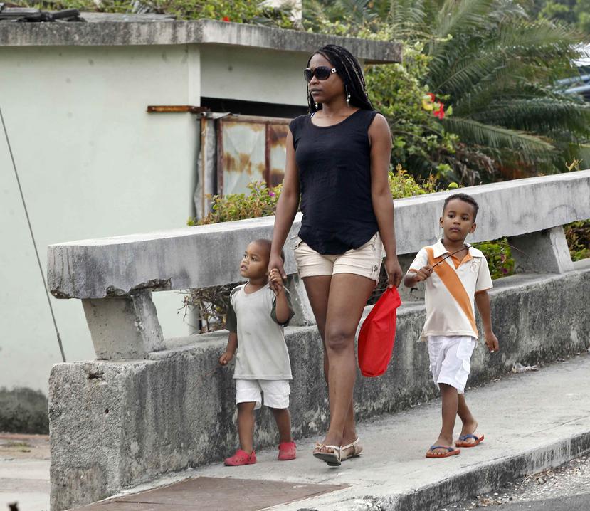El Gobierno cubano aprobó un nuevo conjunto de leyes para estimular la natalidad, un reto considerado "inaplazable" por la isla. (EFE / Ernesto Mastrascusa)