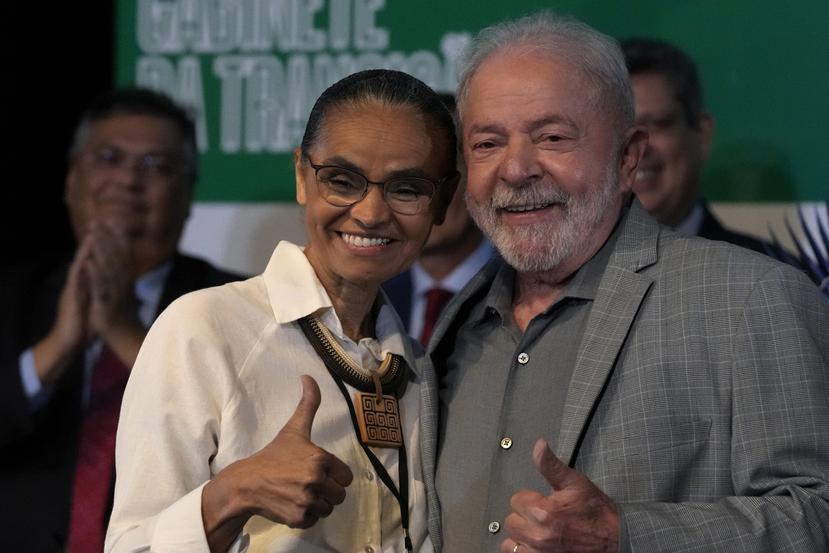 El presidente electo de Brasil, Luiz Inacio Lula da Silva, y su recién designada ministra de Medio Ambiente, Marina Silva.