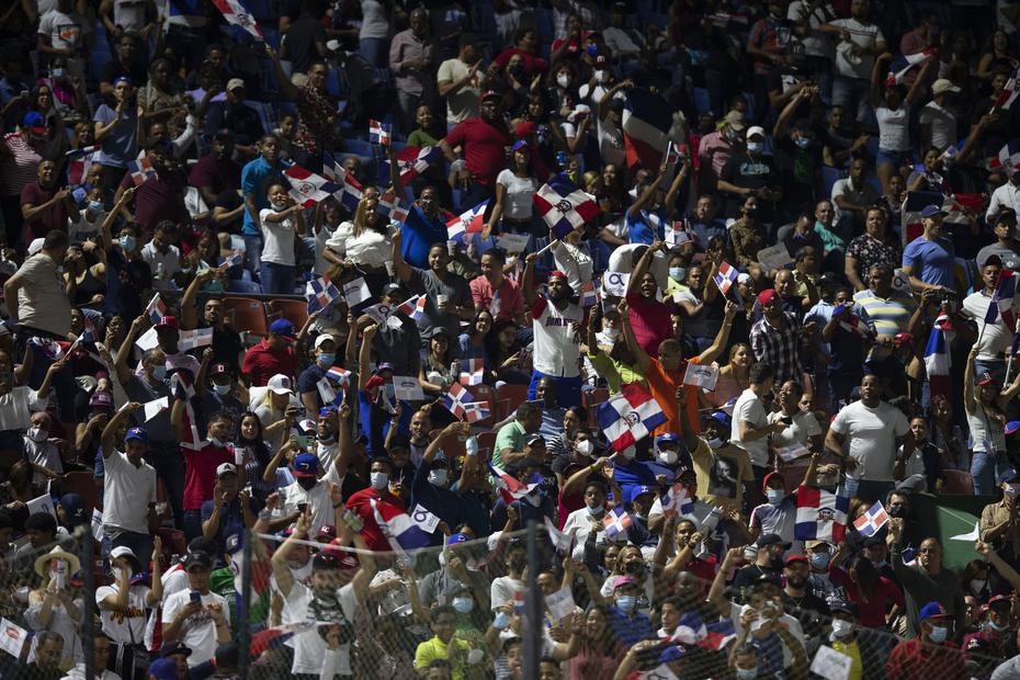 Dominican fans during the game.