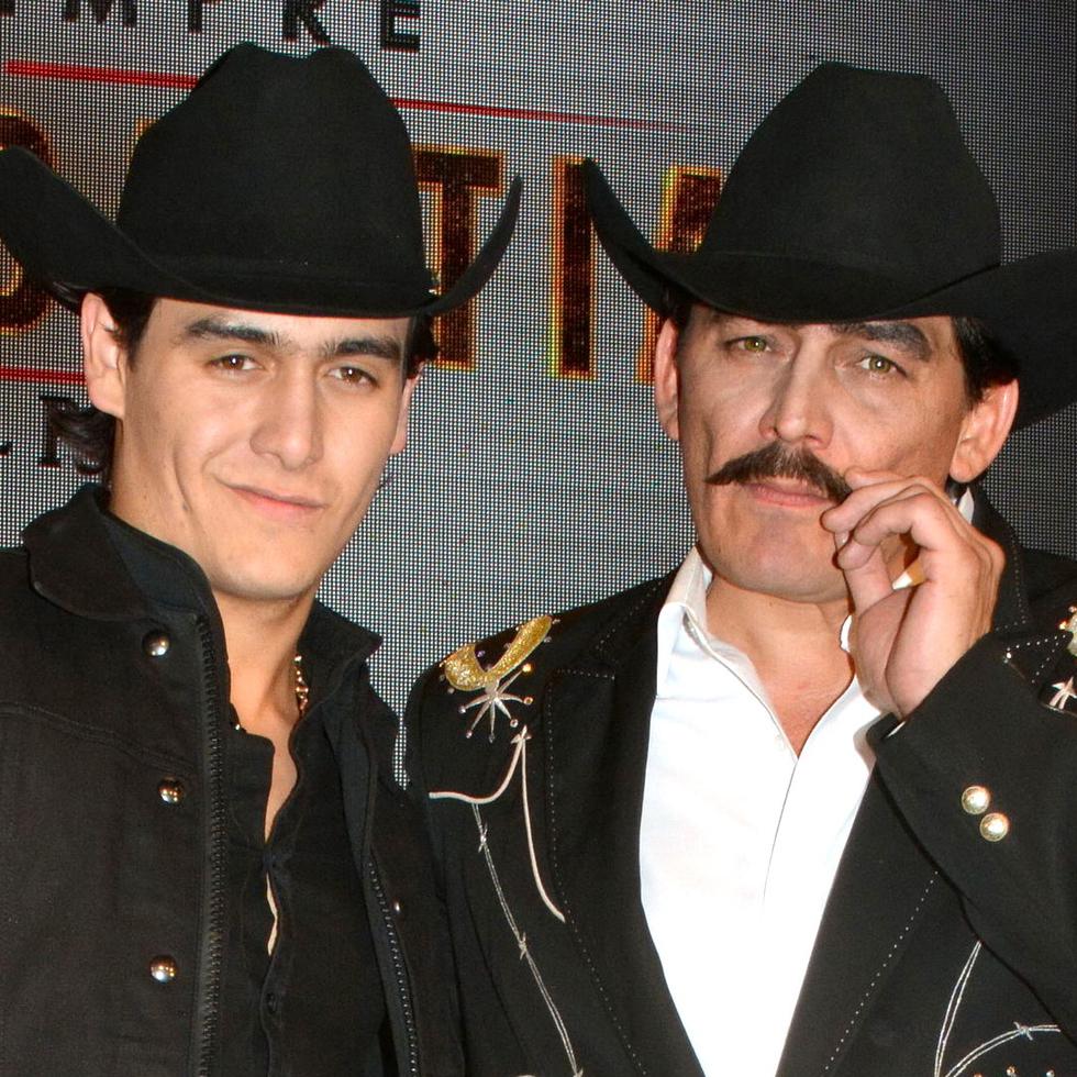 Julián Figueroa junto a su padre Joan Sebastian.